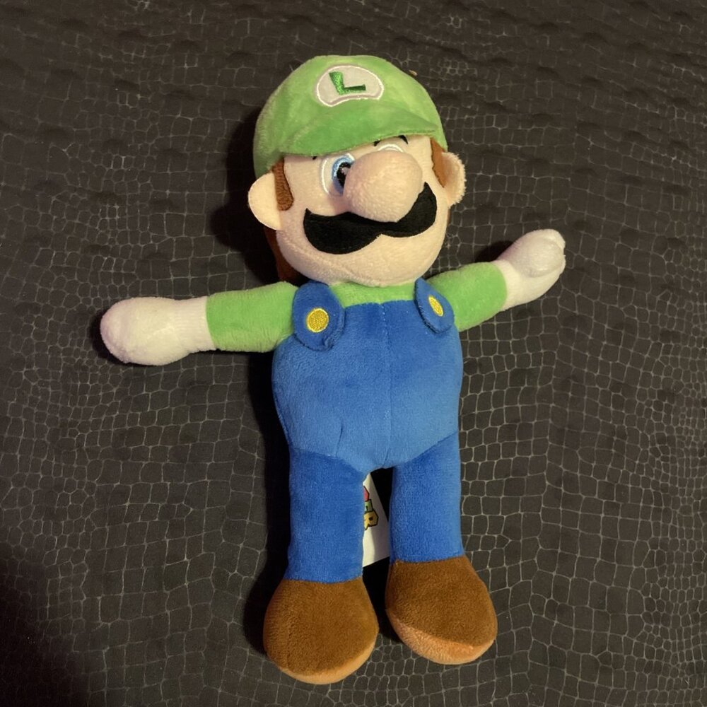 Nintendo Super Mario Luigi 9” Plush Stuffed Toy 2023 VGUC
